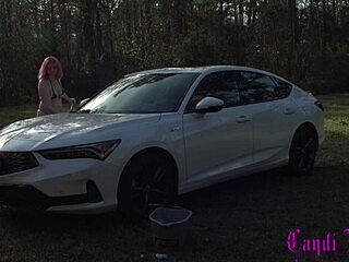 Candiraven's pink haired curvy ass gets wet in a car wash