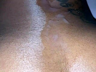 Quickie squirting on tattooed skin