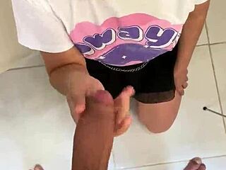 hey, wanna try some anal fun with a teen 18+ babe