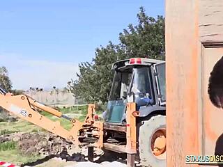 You want to see two twinks barebacking outdoors with blowjobs?