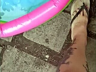 Solo gay video: My feet by the pool with wrinkles to please him