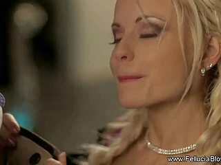 Fellucia gives the perfect blowjob, swallowing every drop 😍