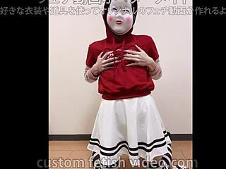 girl in skirt masturbating right here, so hot 🔥