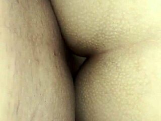 Amateur couple enjoys wet homemade intimacy