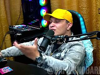 Bruna Carlos, are you teasing ruan with your ass?