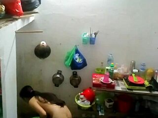 Girl studying medicine in Can Tho shares daily life.