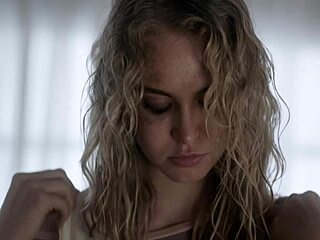 Horúce stretnutie pre Nicolasa Cagea s Penelope Mitchell