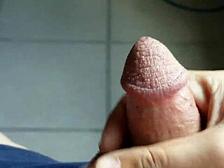 A handjob just for the girls