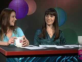 dana and samantha grill jelena jensen backstage