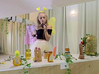 hey bonnie dolce, wanna lick honey in bee costume and suck cock?