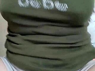 Gai Xinh Shakes It Hard on Bigo Live 2!