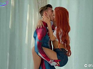 スパイダーマンのエロい行動を自宅で撮影した自家製ビデオ。