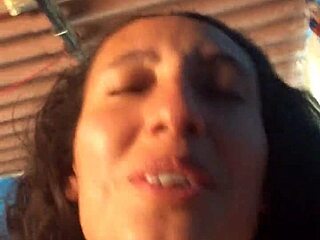 Nena cachonda mexicana muestra todo en video amateur caliente