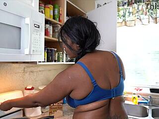 Yo, check Lady Raex fulfilling custom video requests with wild squirting! 😍