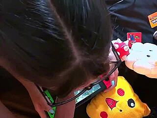 Linda Fucks Stepsister Anal While Gaming