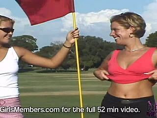 two bffs flashed fast food employees and one flashed back