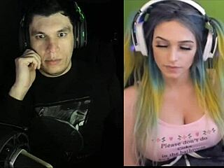 joycgee and trainwrecks tease on live webcam