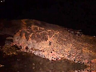 NOVINHA SQUIRTING ON THE BEACH!