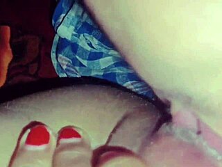 Aku tak boleh berhenti tengok bhabi desi India kampung panas kongkek anak tiri keras!