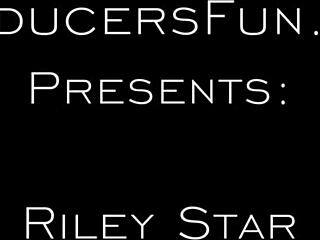 Ošukal jsem horkou blondýnu Riley Star jako producent s špinavou řečí a tvrdou akcí