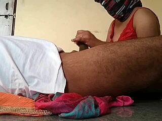 Married Indian woman gives blow job outdoors in hot weather