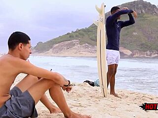 Fodendo o cu do surfista safado!