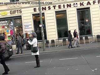 Redlight district in Checkpoint Charlie, Berlin, ドイツ