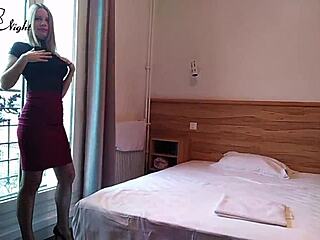 This babe is hard fucking and deepthroating her dick lover for an oral creampie! 😍