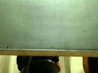 Чувствую такую связь во время гей секса в тесном туалете