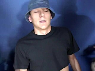 17 años lamiéndole la cara con oral facial shaved amateurs big tits blowjob