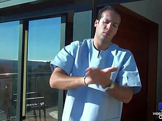 Fransk blond massøse blir frekk og knullet på balkongen