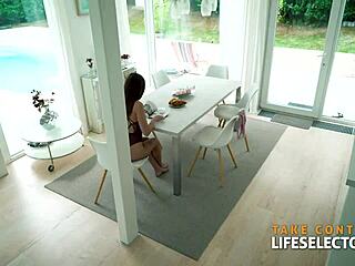 Sibilin seksi jutarnji ritual pokreće dan