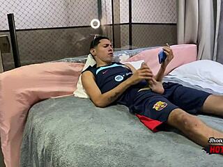 primo hetero batendo uma e resolvi aliviar ele?