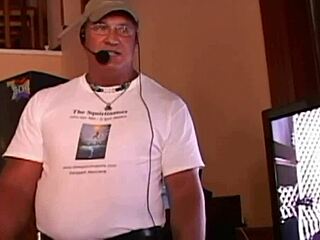 Young bisexual milfs eat cunt and suck cock in public. They squirt hard outdoors!