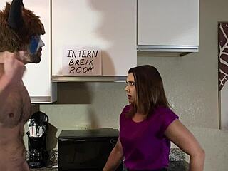 Maria Jade Sucks Big Schlong In Parody!