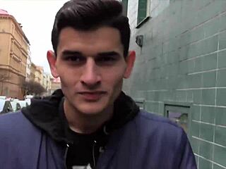 Kámo, podívej se na ten amatérský gay za prachy cumshot s českým lovcem 525! 💦