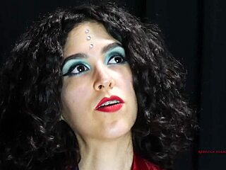 Podrobení a finanční dominace, jen hraju roli dominatrix pro prachy