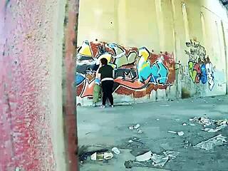 เมื่อกำแพงใช้สำหรับเย็ดแรง 😈