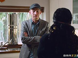 I caught Kiki Minaj on hidden cam for Brazzers big butt action