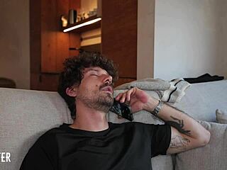 Jangan Panggil Sayang, Aku Sibuk Dikongkek Gaya Anjing