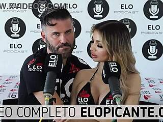 Veve valencia strips in spicy room