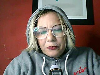 Mistaken sister-in-law and mother-in-law chat with Lola