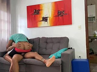 Fiz sexo com o meu amigo dotado na sala de estar homemade gay big ass bareback amateurs brazilian ass