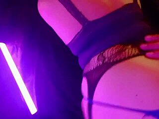 Doble penetraci�n anal profundo a esposa puta latina alquilada al jefe maduro de su marido por dinero 3