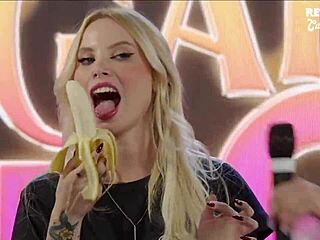 Horny babes compete in deep throat challenge! 😏