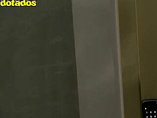 invasor dotado breeds novinho's ass bareback