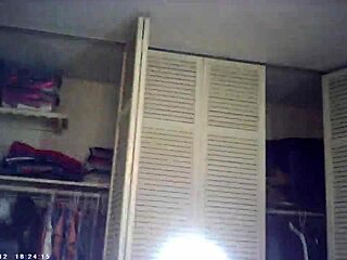 Glasses Cam Azn Blonde Hooks Up with Maxxx Loadz Backstage