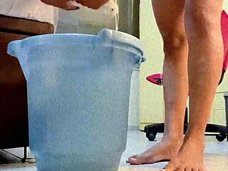 Hey, check out this wild squirt while getting eaten out! 😜