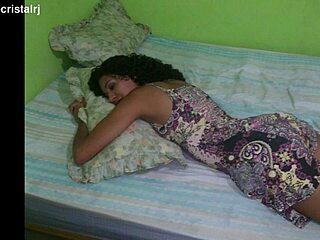 Jade draži moža v tesnem spodnjem perilu - del 05