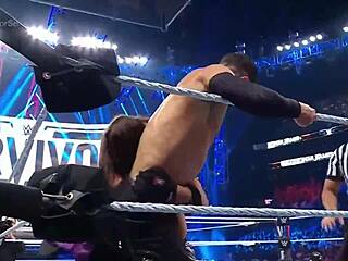 إيه جي ستايلز يواجه فين بالور في سورفايفر سيريز 2022